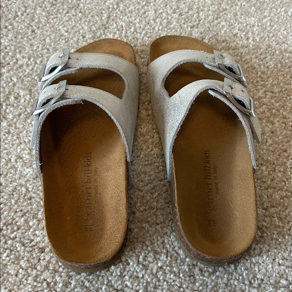 LIKE NEW Garnet Hill Kids Silver Metallic Sandals - Picture 5 of 8